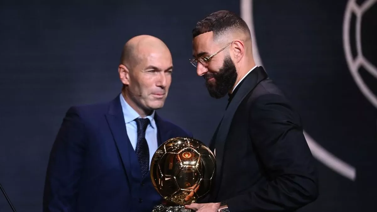 Zinedine Zidane et Karim Benzema à la cérémonie du Ballon d'Or 2022