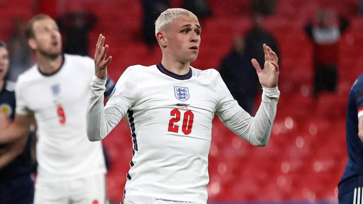 Football news - Kieran Trippier starts as Phil Foden misses out for ...