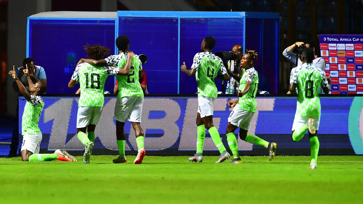 Afrika Cup Nigeria Mit Trainer Gernot Rohr Schlagt Burundi Eurosport