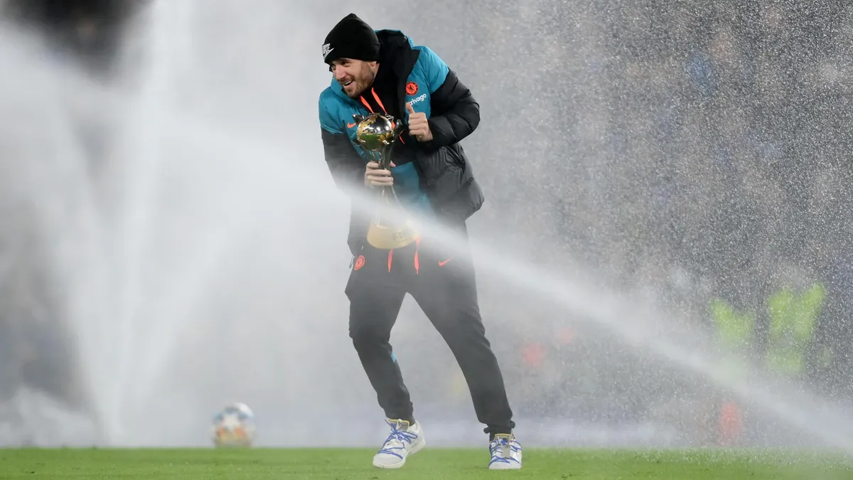 FC Chelsea - kuriose Szene vor Spiel gegen Lille: Profis mit ...