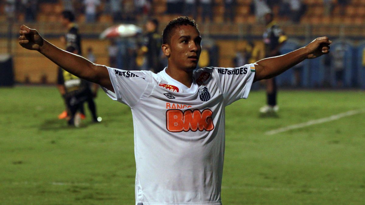 Santos to keep Danilo Serie A 20102011 Football Eurosport Australia Santos to keep Danilo Serie A 20102011 Football Eurosport Australia