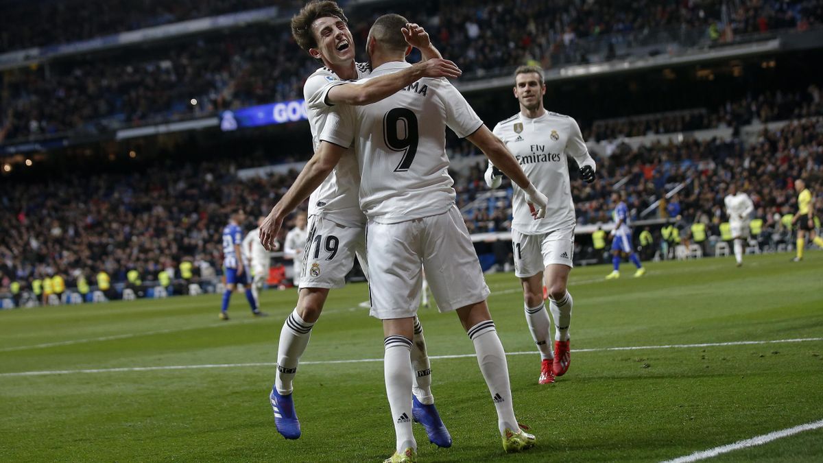 Vinicius and Benzema star as Real see off Alaves ...