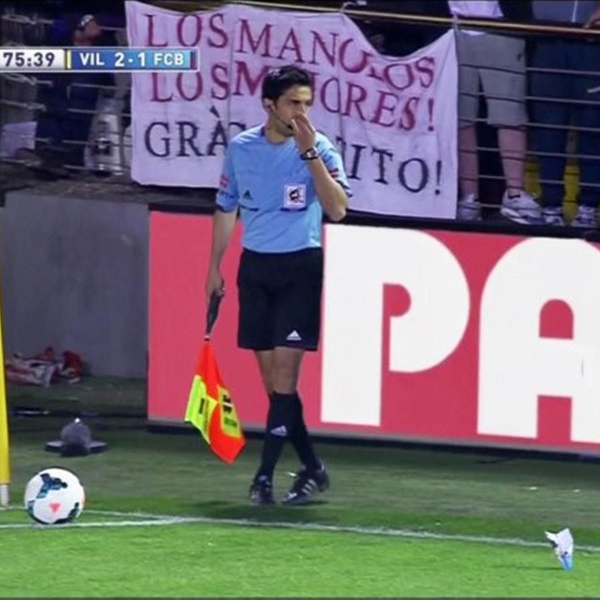 chempionat ispanii fanatu brosivshemu