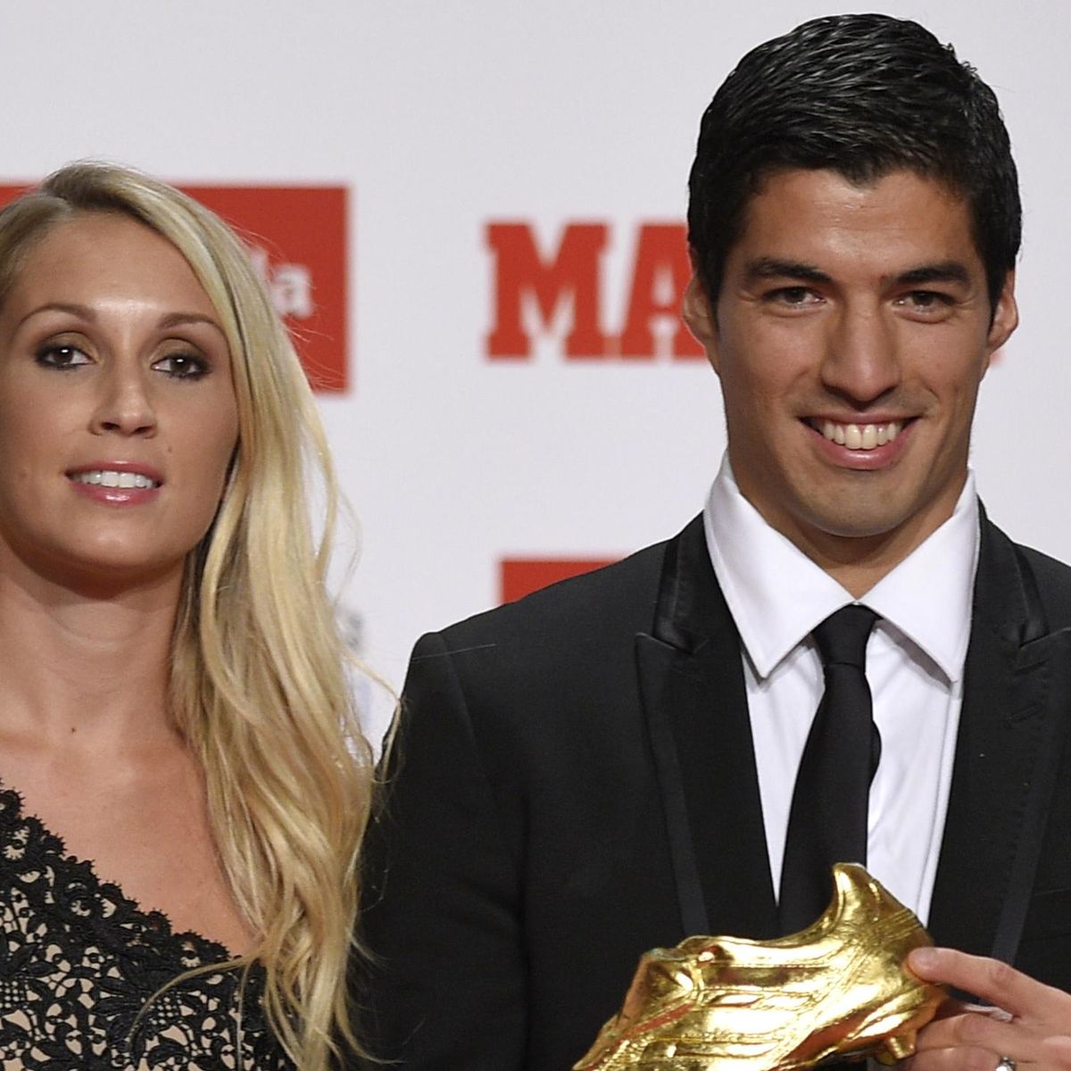 Luis Suarez Denied Giorgio Chiellini Bite To His Wife Eurosport