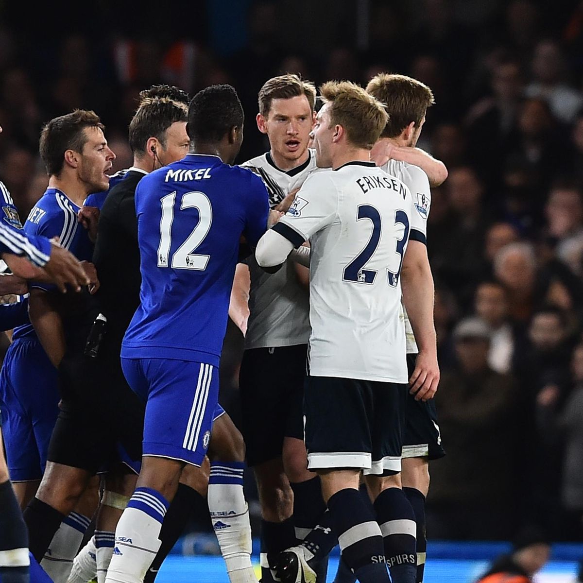 Plus De 700 000 Euros D Amendes Chelsea Et Tottenham Lourdement Sanctionnes Eurosport
