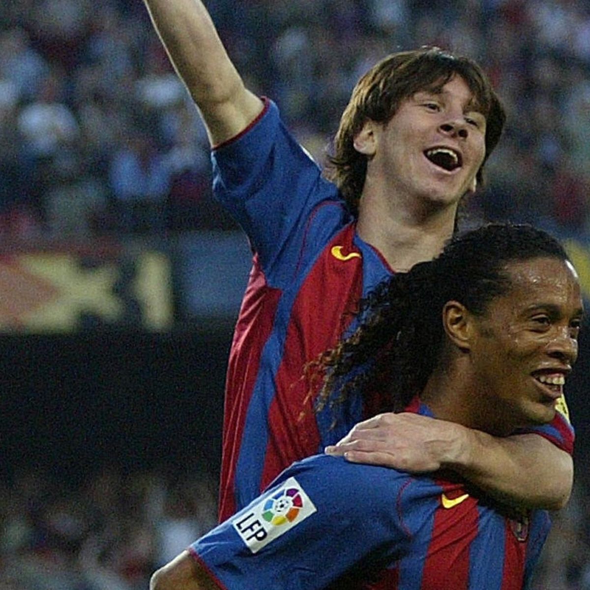Football news - Lionel Messi praises 'mentor' Ronaldinho and names the best  striker he's watched - Eurosport