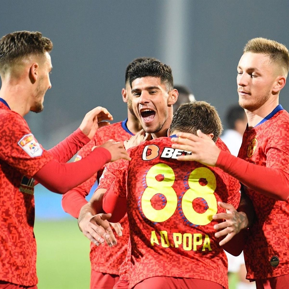 Cel Mai Bine Plătit Fotbalist Din Liga 1 Caștigă Cu 20 000 De Euro Mai Mult Decat Chipciu Eurosport
