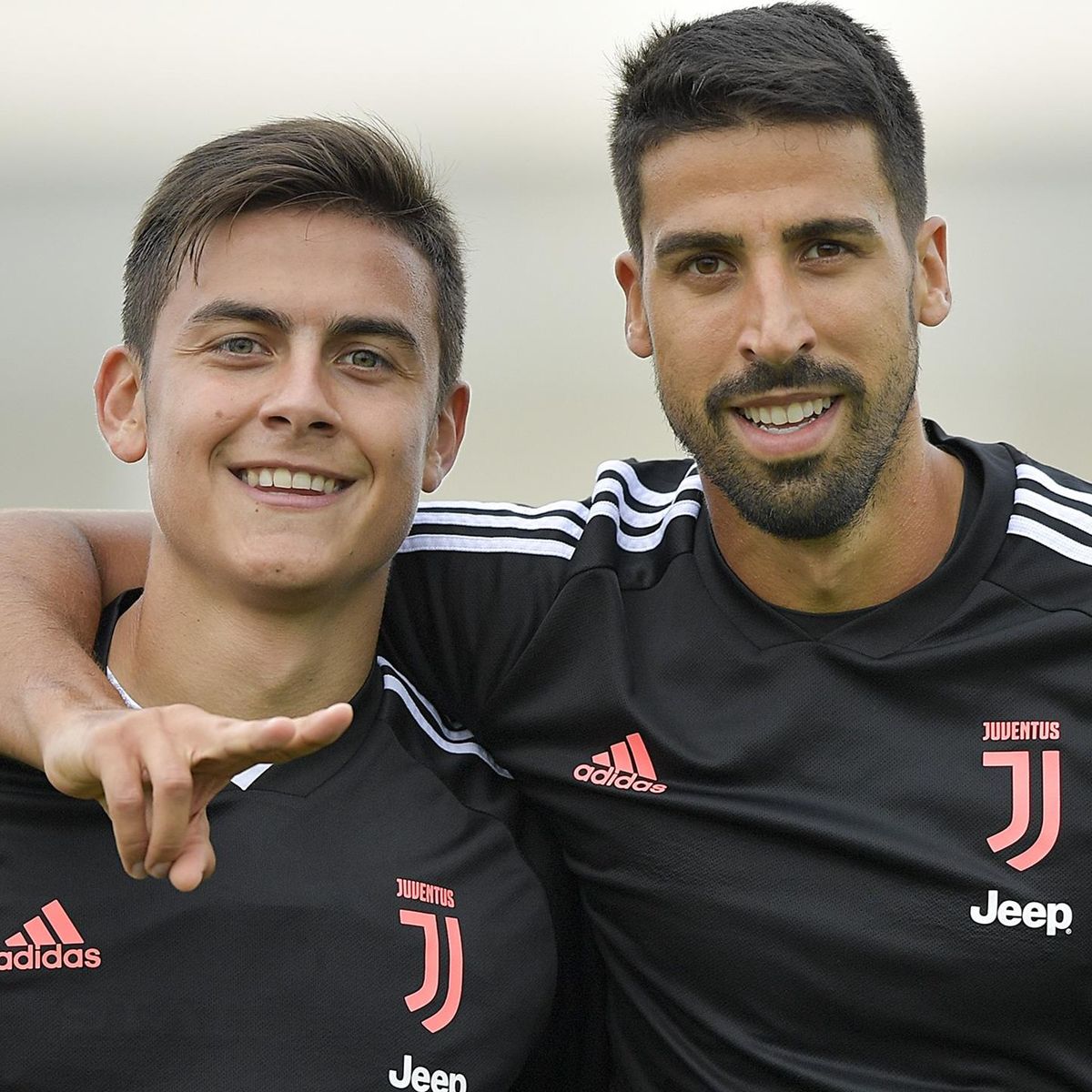 Juventus Star Sami Khedira Edges Closer To Dream Premier League Move Paper Round Eurosport