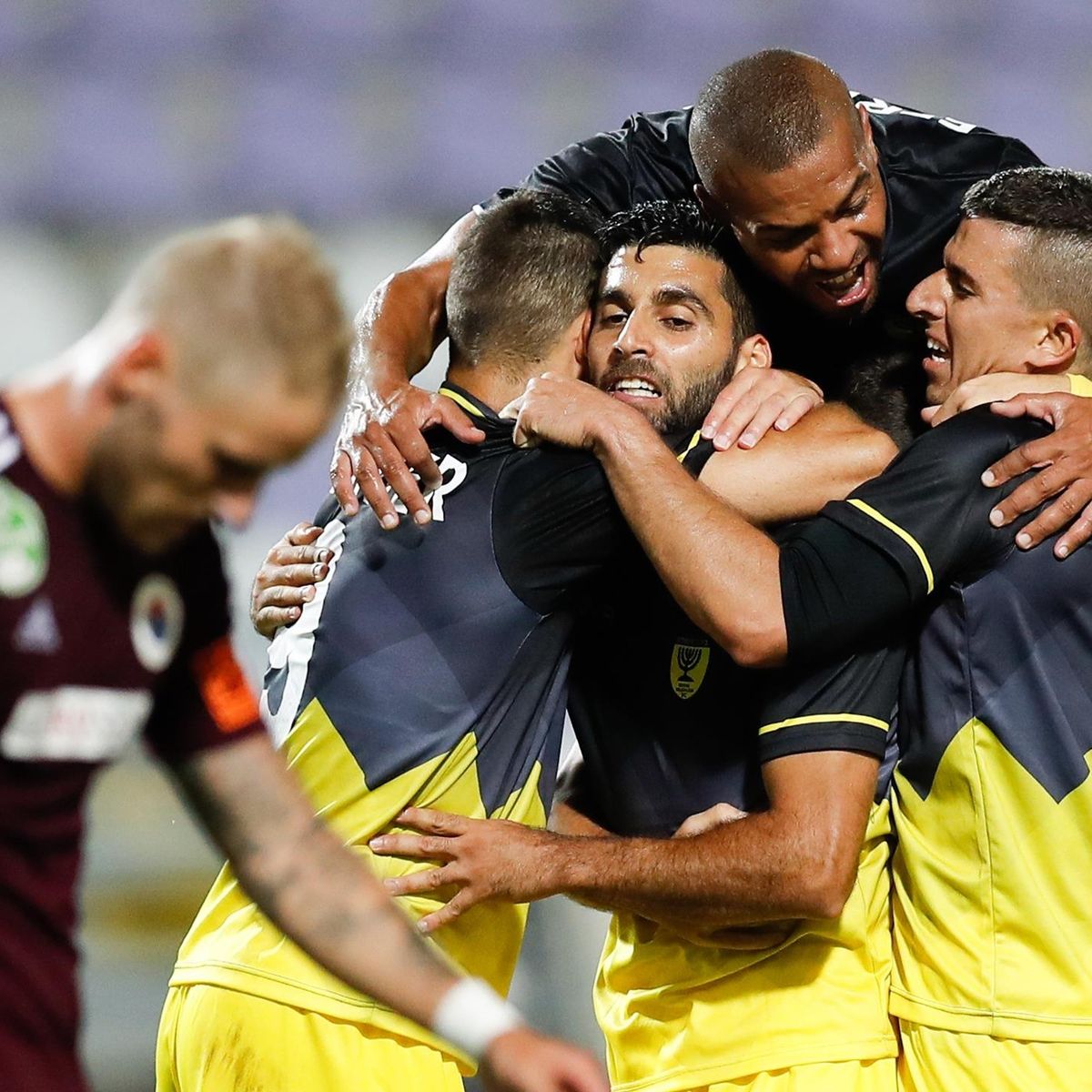 shejh iz abu dabi kupit izrailskij