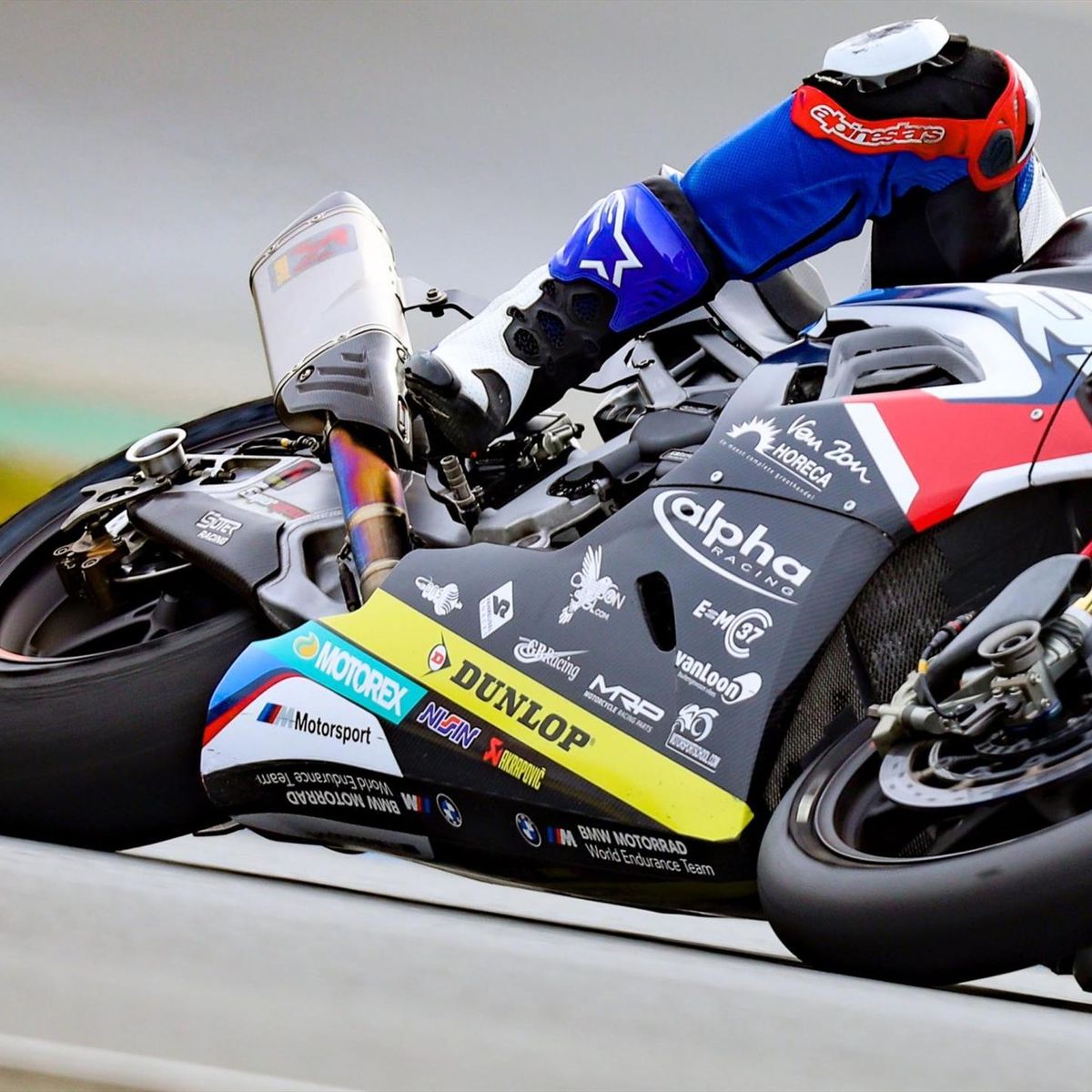 Bmw Motorrad World Endurance Team In Control Of Their M 1000 Rr Eurosport
