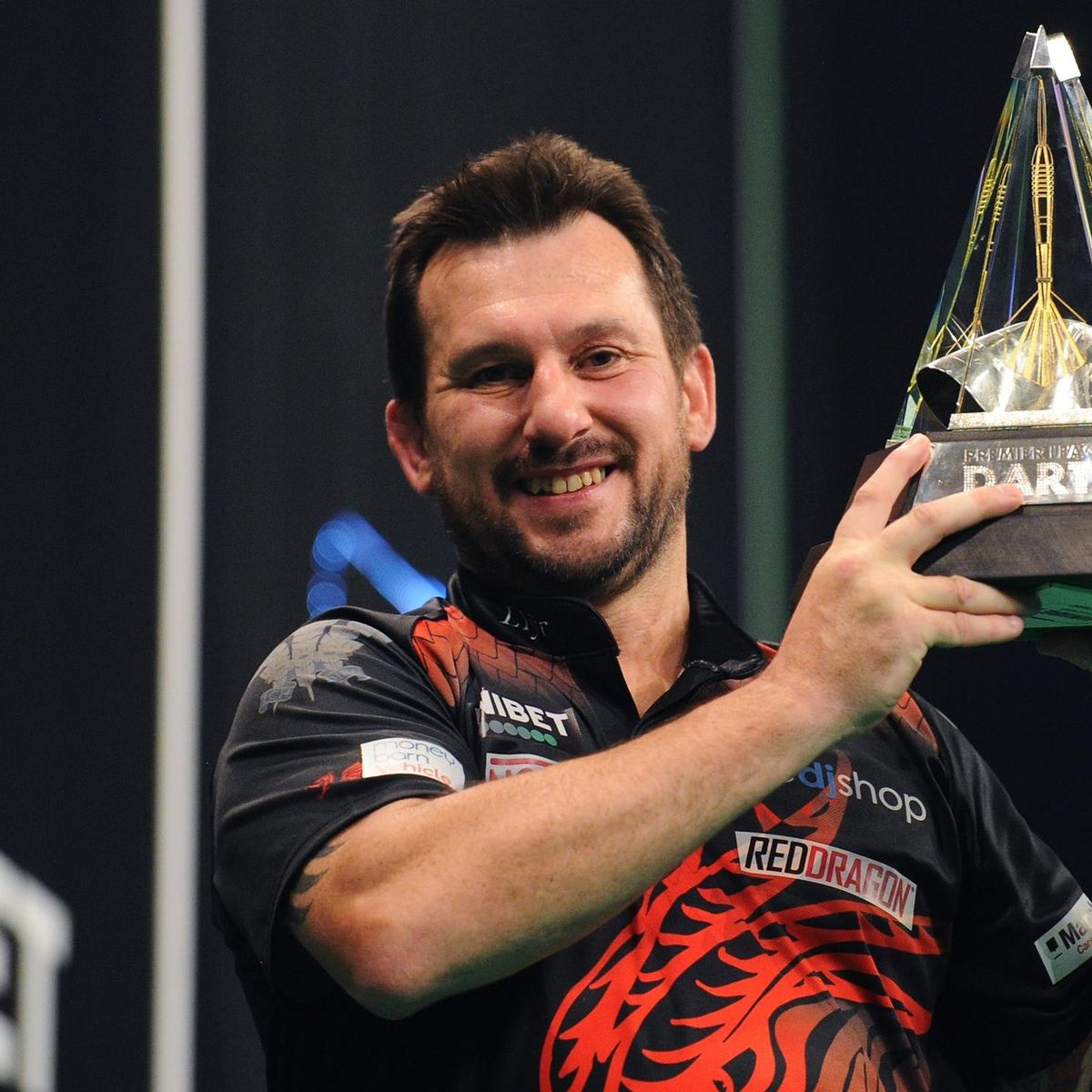 Darts Premier League Pokal - Jonny Clayton Gewinnt Premier League Im Finale Gegen Jose De Sousa Und Feiert Historischen Erfolg Eurosport