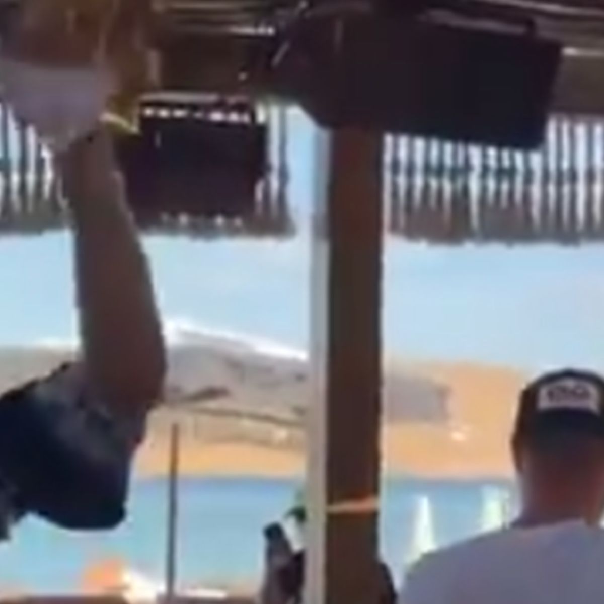 Erling Haaland Lasst Fans Von Manchester City Wegen Urlaubsvideo Mit Guardiola Star Riyad Mahrez Traumen Eurosport
