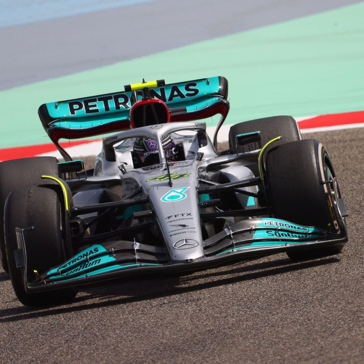 F1 testing - Controversy and confusion in Bahrain as Mercedes Formula 1  team introduce new sidepod design - Eurosport