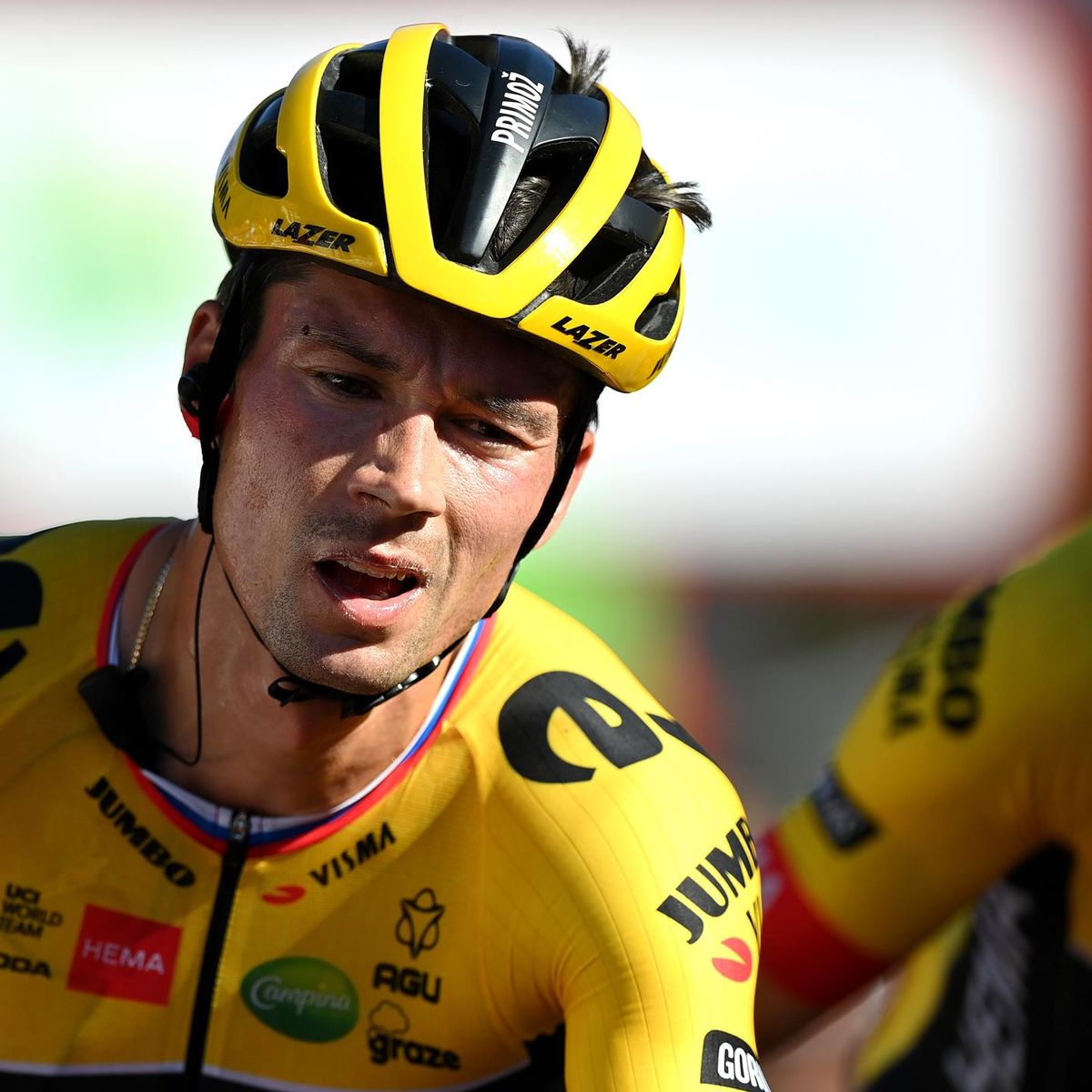 🚨🤕 El decidirá mañana si Roglic continúa en la Vuelta tras las pruebas - Eurosport