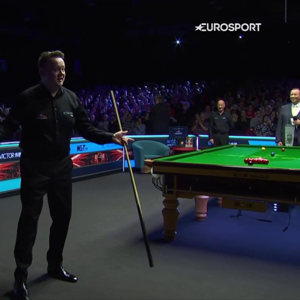 WATCH - Shaun Murphy lives up to promise and MOONWALKS into arena for Welsh Open final - Snooker video