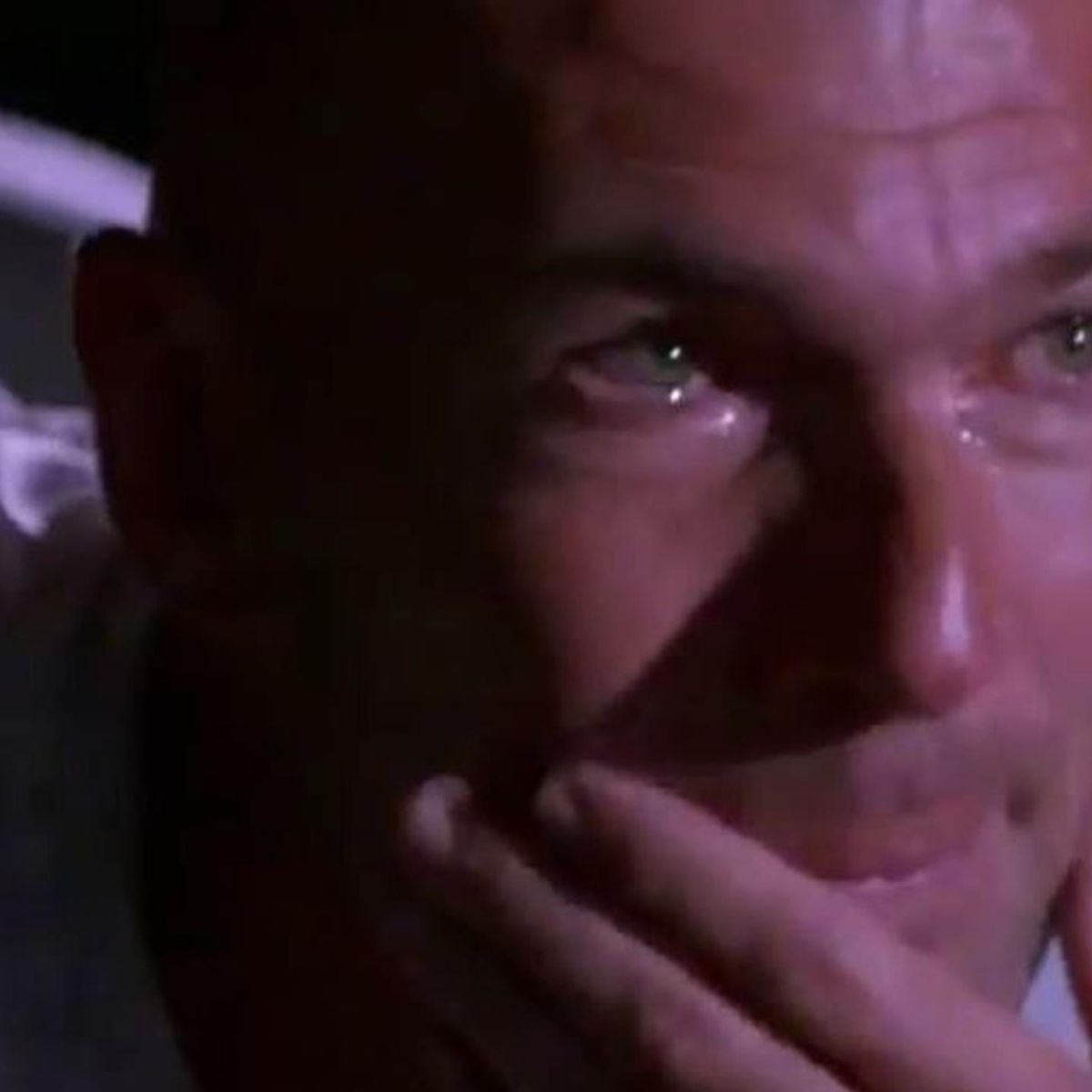 Zidane rompe a llorar al ver un vídeo de su padre - Eurosport
