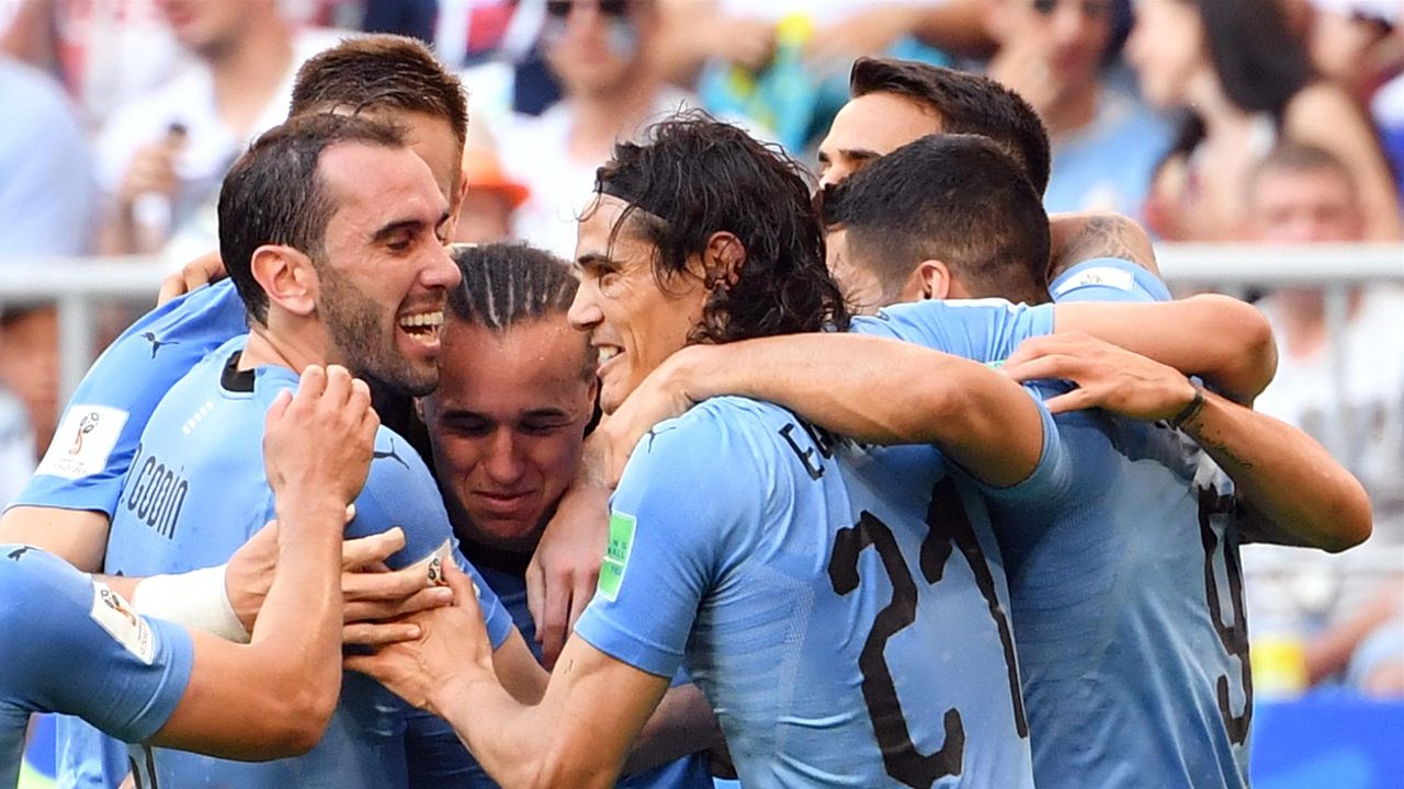 Uruguay Down 10 Man Russia In Group A Decider Eurosport