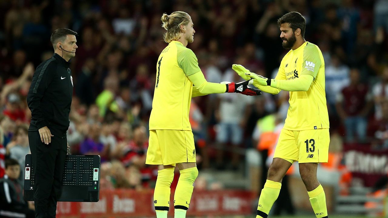 Watch Loris Karius Gets Brilliant Reception From Liverpool Fans On Anfield Return Eurosport