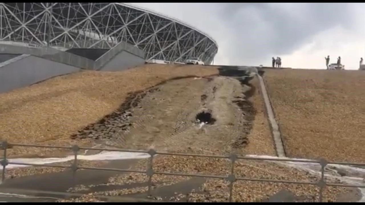 u volgograd areny dozhdem razmylo