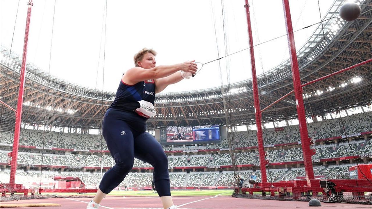 jeux olympiques alexandra tavernier qualifiee pour la finale du marteau yanis esmeralda david eliminee en longueur eurosport