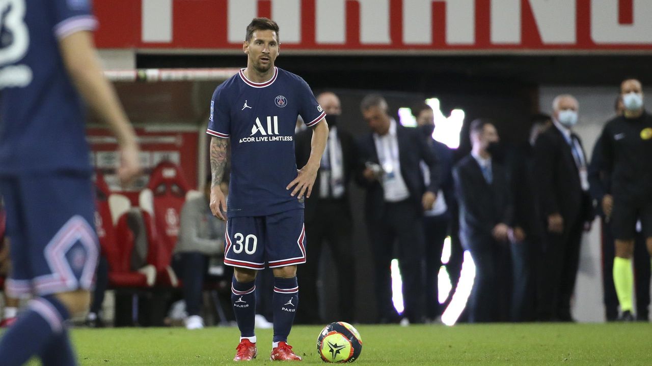 Lionel Messi Plays For Psg And It S Dangerously Weird The Warm Up Eurosport