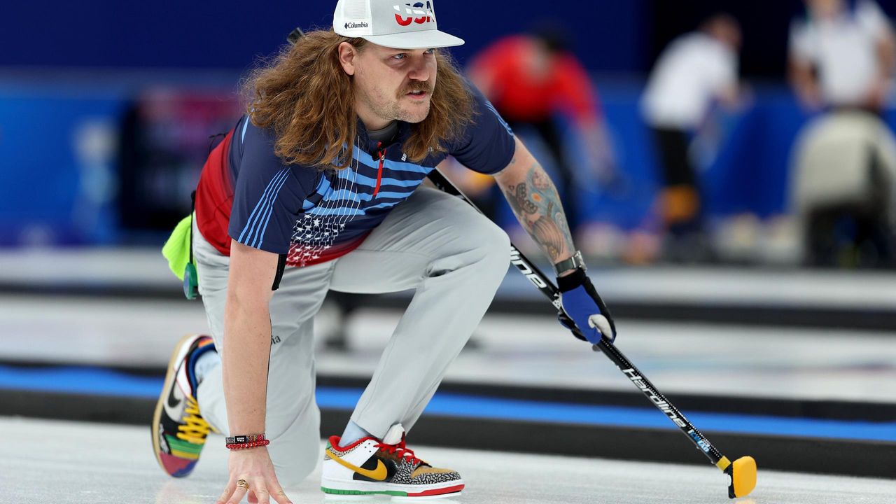 Winter Olympics 22 Team Usa S Rockstar Matt Hamilton And His Wild Multi Coloured Curling Shoes Eurosport