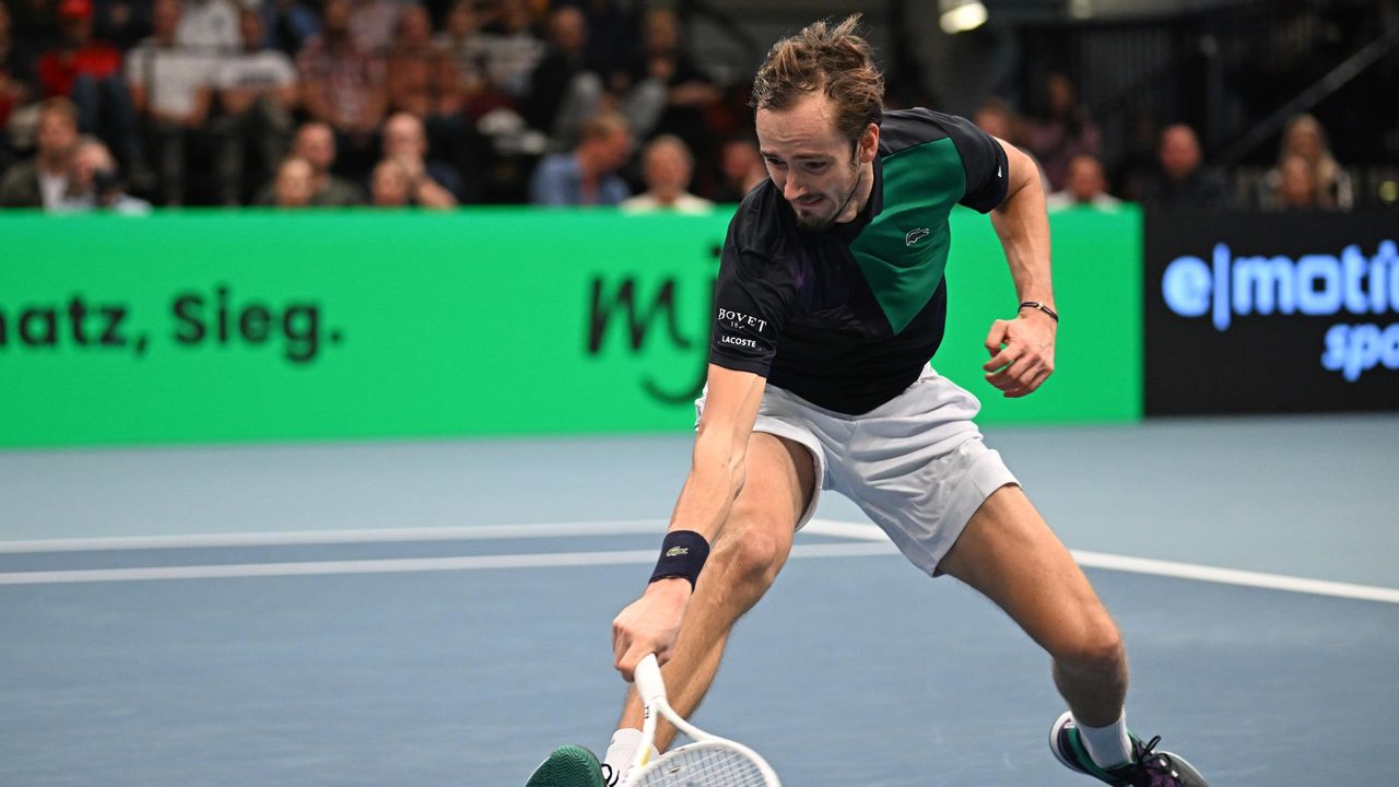 Highlights Daniil Medvedev gewinnt im Finale gegen Denis Shapovalov Titel in Wien - Tennis Video