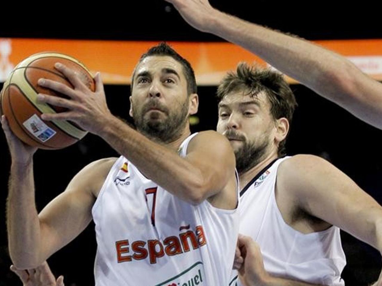 Spain Charge Into Semis Eurosport