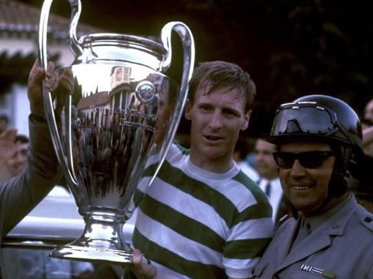 Celtic Honour Iconic European Cup Winning Captain Billy Mcneill With Statue Eurosport