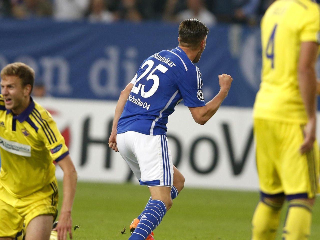 Huntelaar Rescues Point For Schalke Against Underdogs Maribor Eurosport