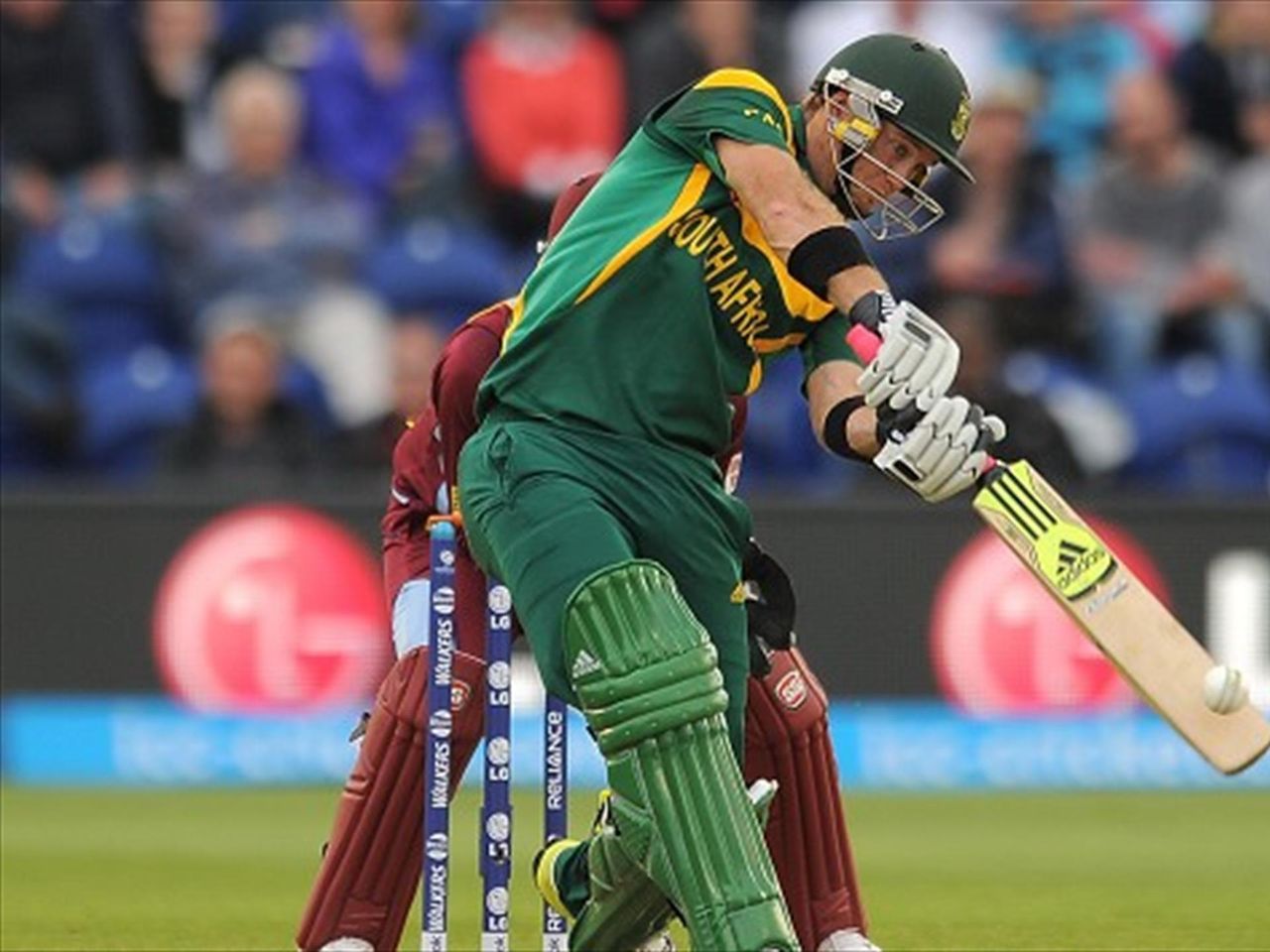 Ingram Signs For Glamorgan Eurosport Luke wright's side lost their first two championship games of the season, but have now built a position from which victory is a distinct possibility, unless durham find some batting heroes of their own against a strong. eurosport