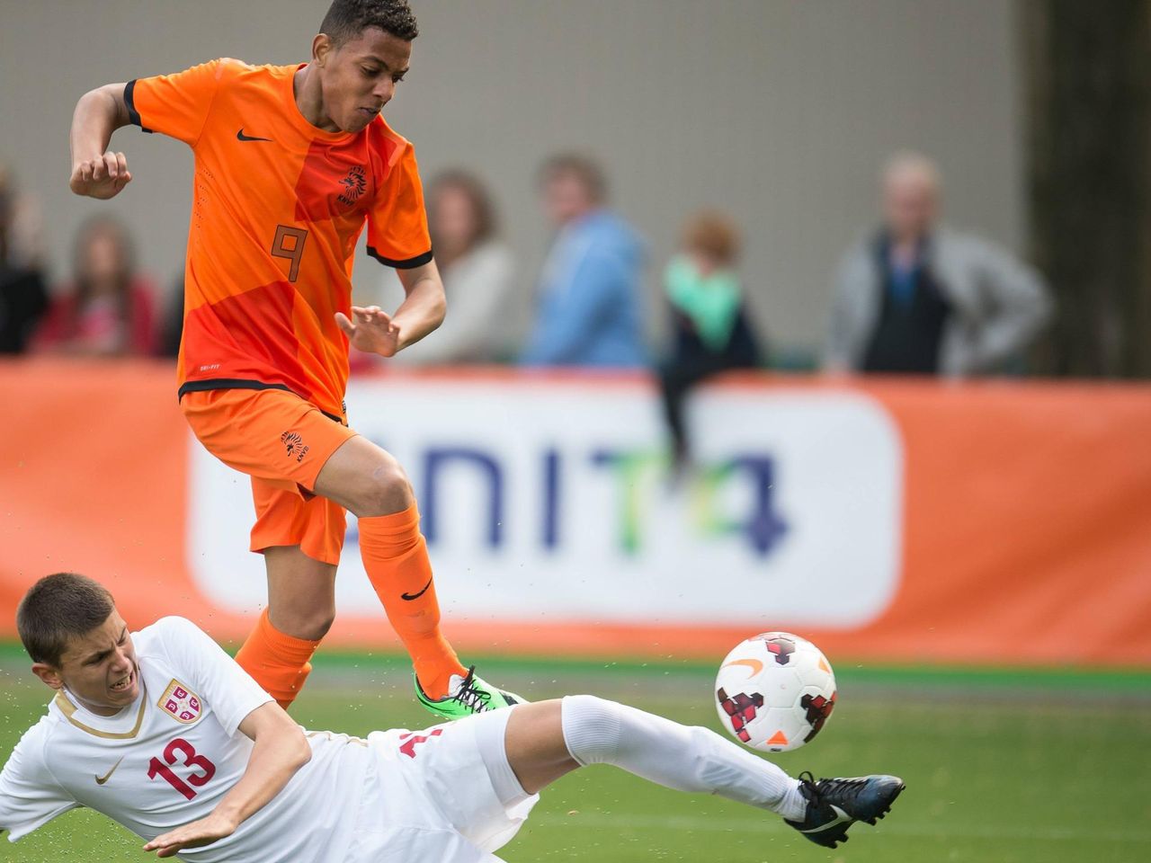 Arsenal Sign 16 Year Old Striker Donyell Malen From Ajax Eurosport