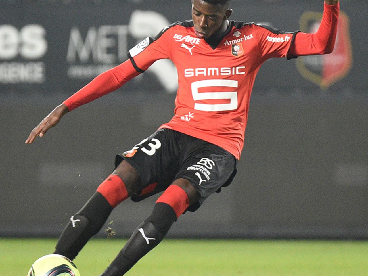 Medien Fc Bayern Kampft Um Stade Rennes Aussensturmer Ousmane Dembele Eurosport