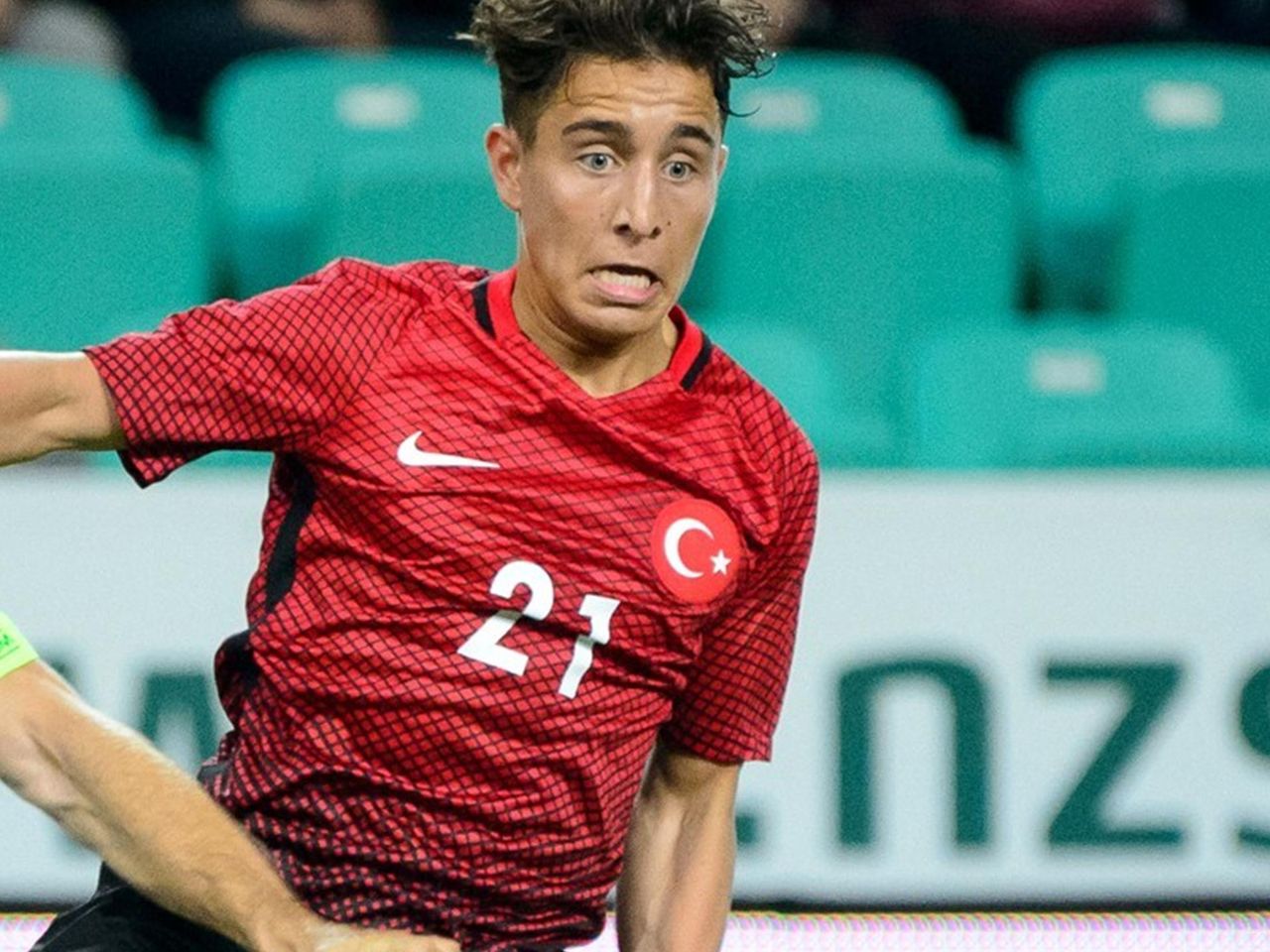 Em 2016 Fatih Terim Uber Bvb Ass Emre Mor Ware Er Gewohnlich Ware Er Nicht Hier Eurosport