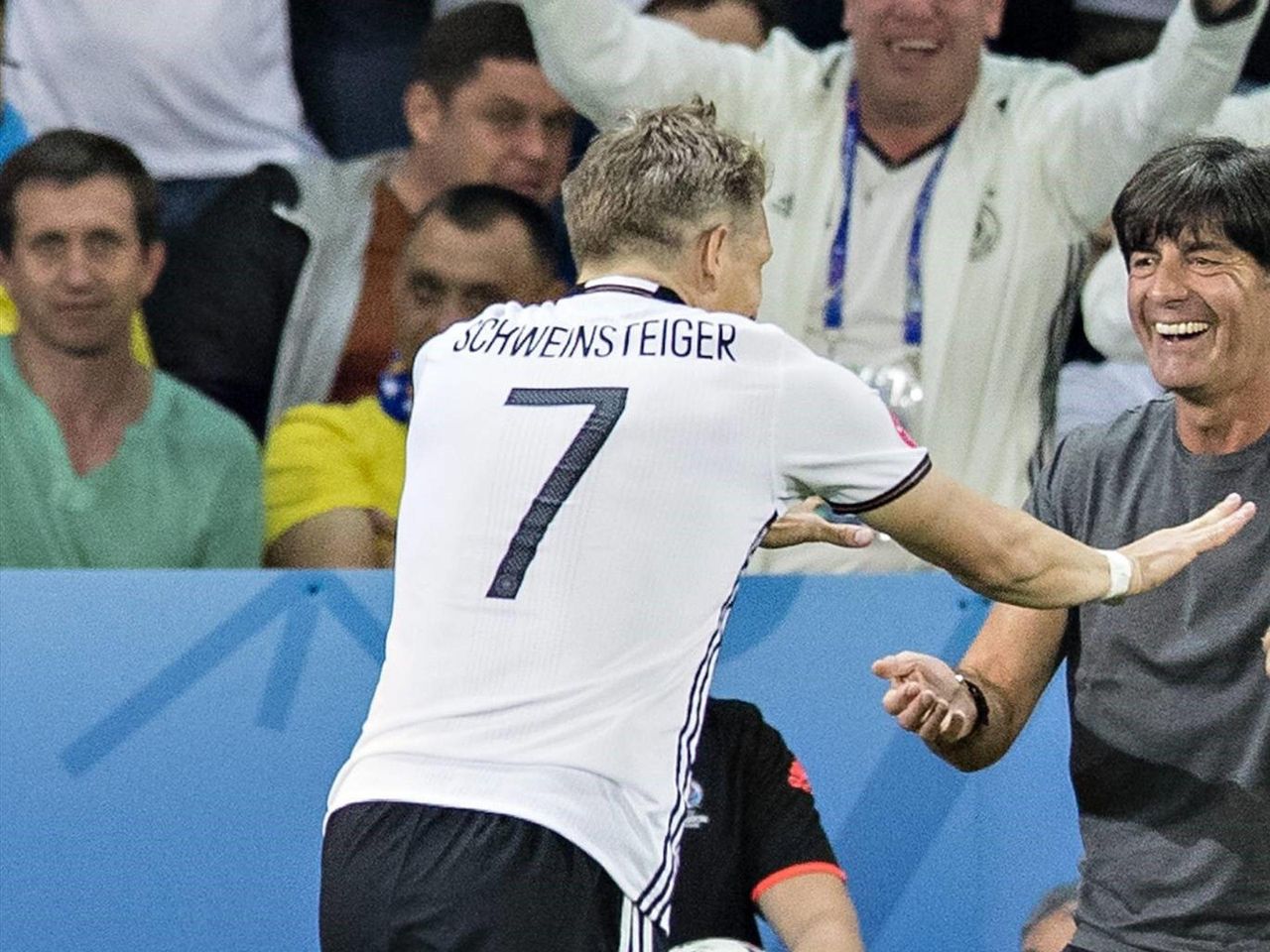 Auswahl Offizielles DFB Sammelglas Fussball EM 2016 Rewe  Bastian Schweinsteiger 