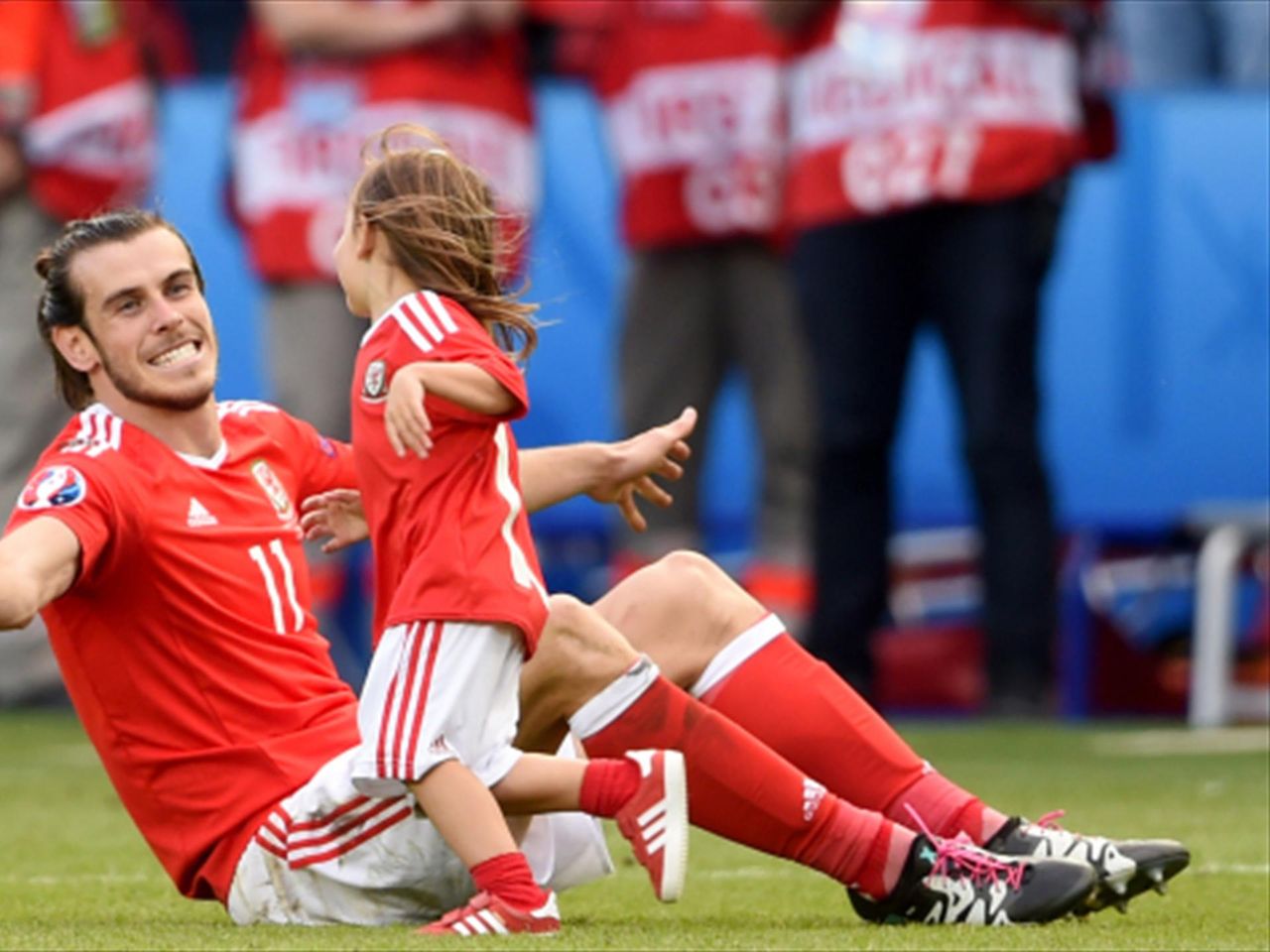Gareth Bale S Pay Set For Rise To 300 000 A Week At Real Madrid Reports Eurosport