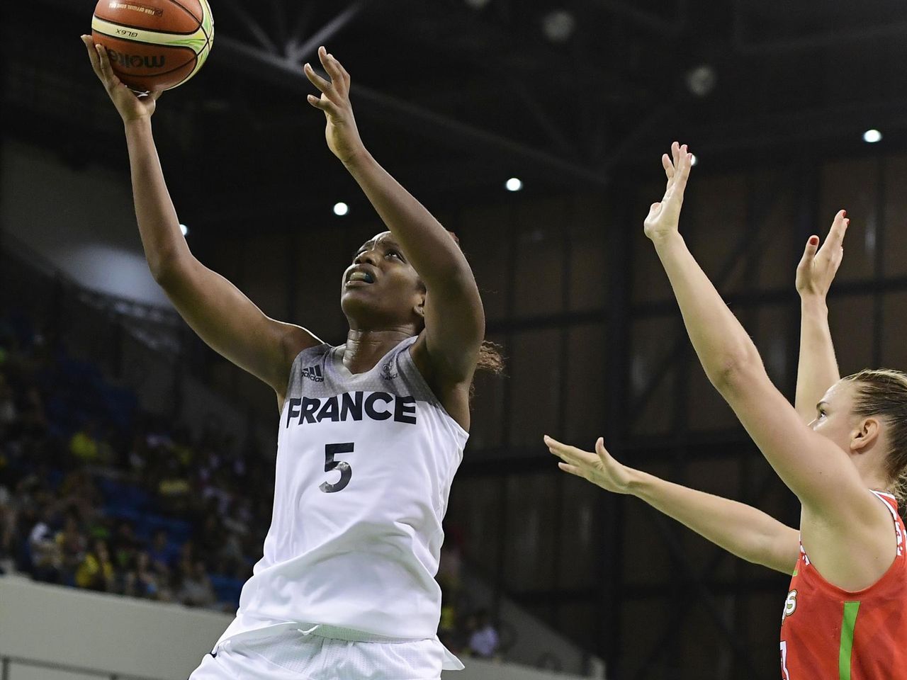 Jo Basket Feminin Les Bleues L Emportent Au Buzzer Contre La Bielorussie 73 72 Eurosport
