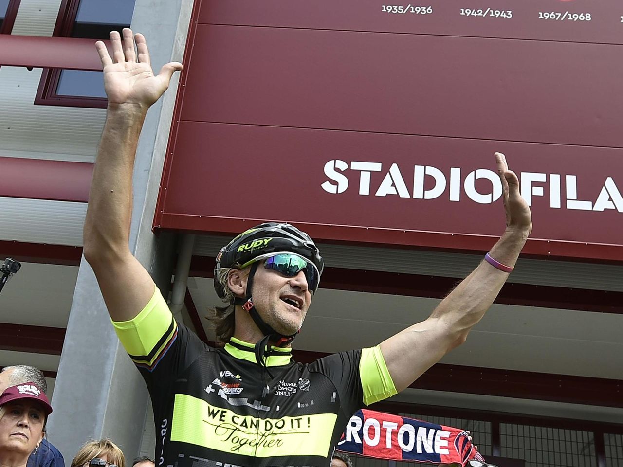 Davide Nicola Chiude Il Suo Giro D Italia In Bici Al Filadelfia Esperienza Che Non Dimentichero Eurosport