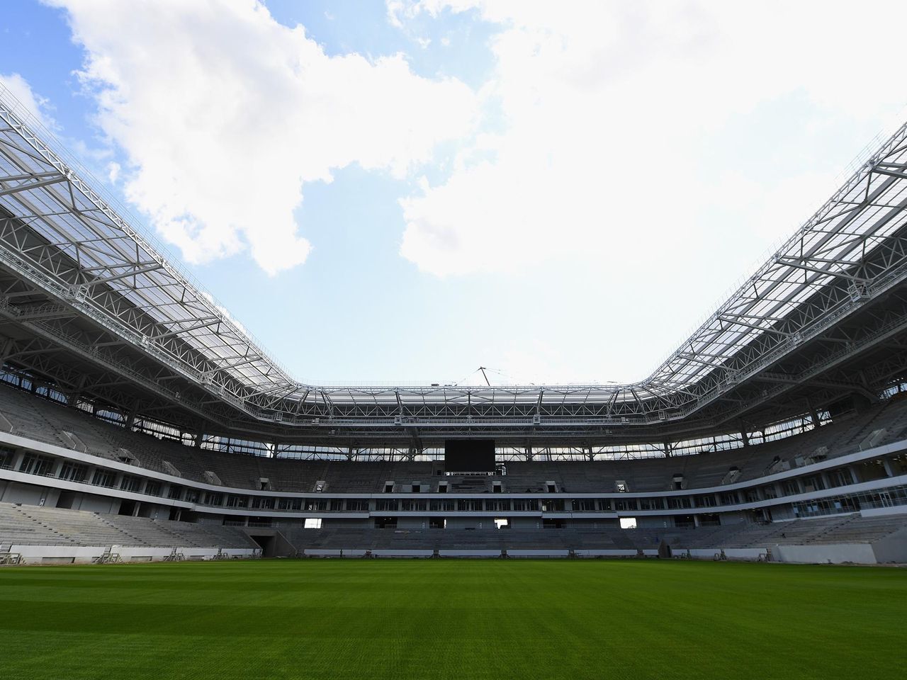 podryadchik stroitelstva stadiona chm