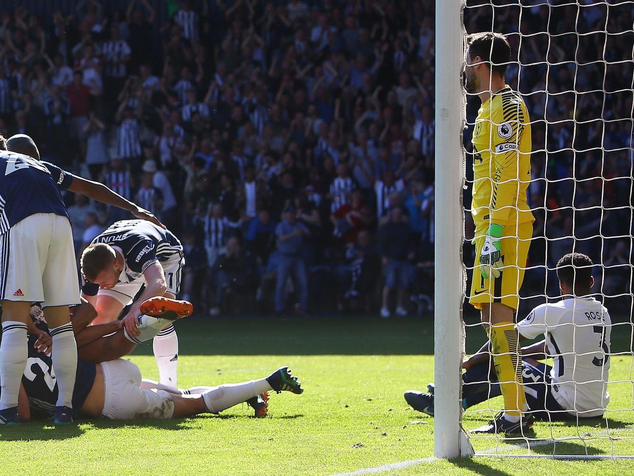 West Brom S Great Escape Continues With Last Gasp Win Over Spurs Eurosport