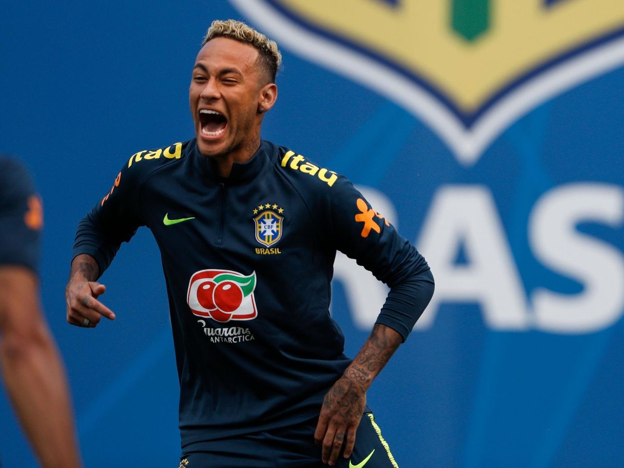 Neymar Returns To Brazil Training Day After Recovering From Sore Ankle Eurosport