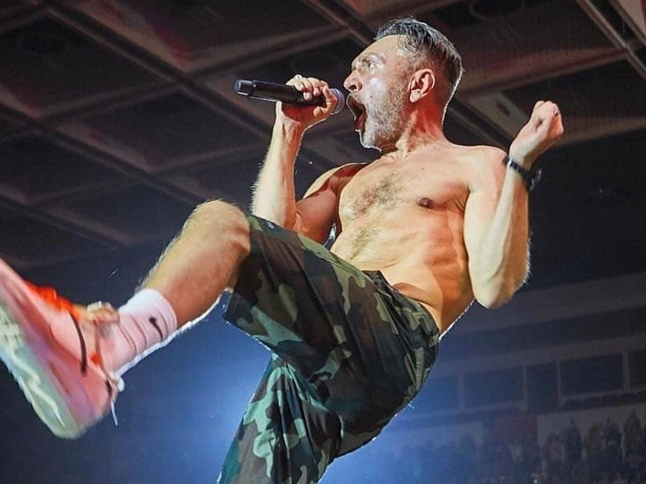 leningrad sobral 65 tysyach chelovek na