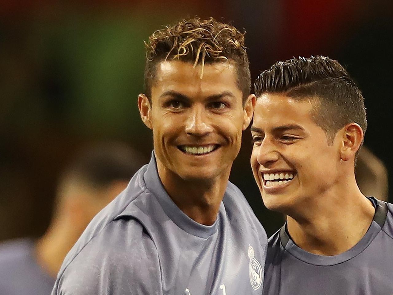 Ronaldo Frisur 2017 - Cristiano Ronaldo Will James Rodriguez Wohl Zu Juventus Turin Locken Eurosport
