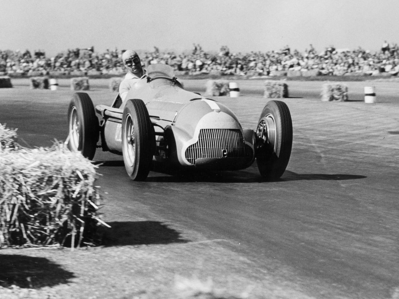 1940s 800 Argent Alpha Romeo Mercedes Flèche Grand Prix Course Voiture Breloque 