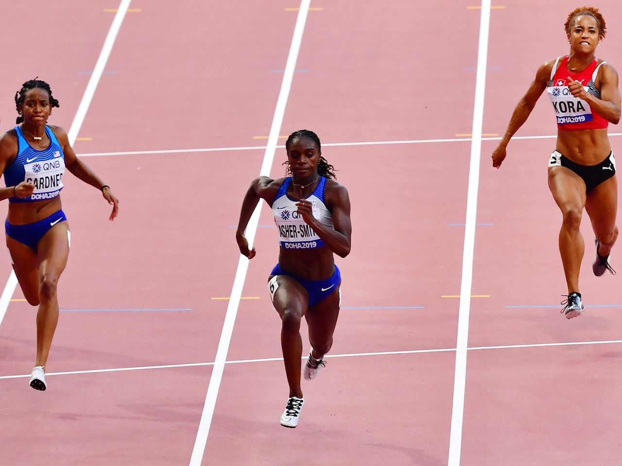 Athletics News Asher Smith Eases Through First Round Heat In World Championships Eurosport
