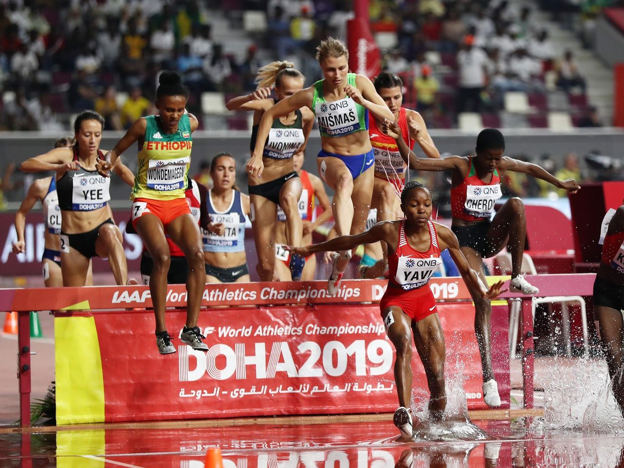 legkoatletki vozmusheny slishkom intimnym