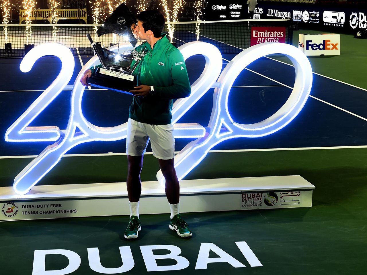 Aan boord Decoratief toenemen Djokovic breezes past Tsitsipas to claim fifth Dubai title - Eurosport