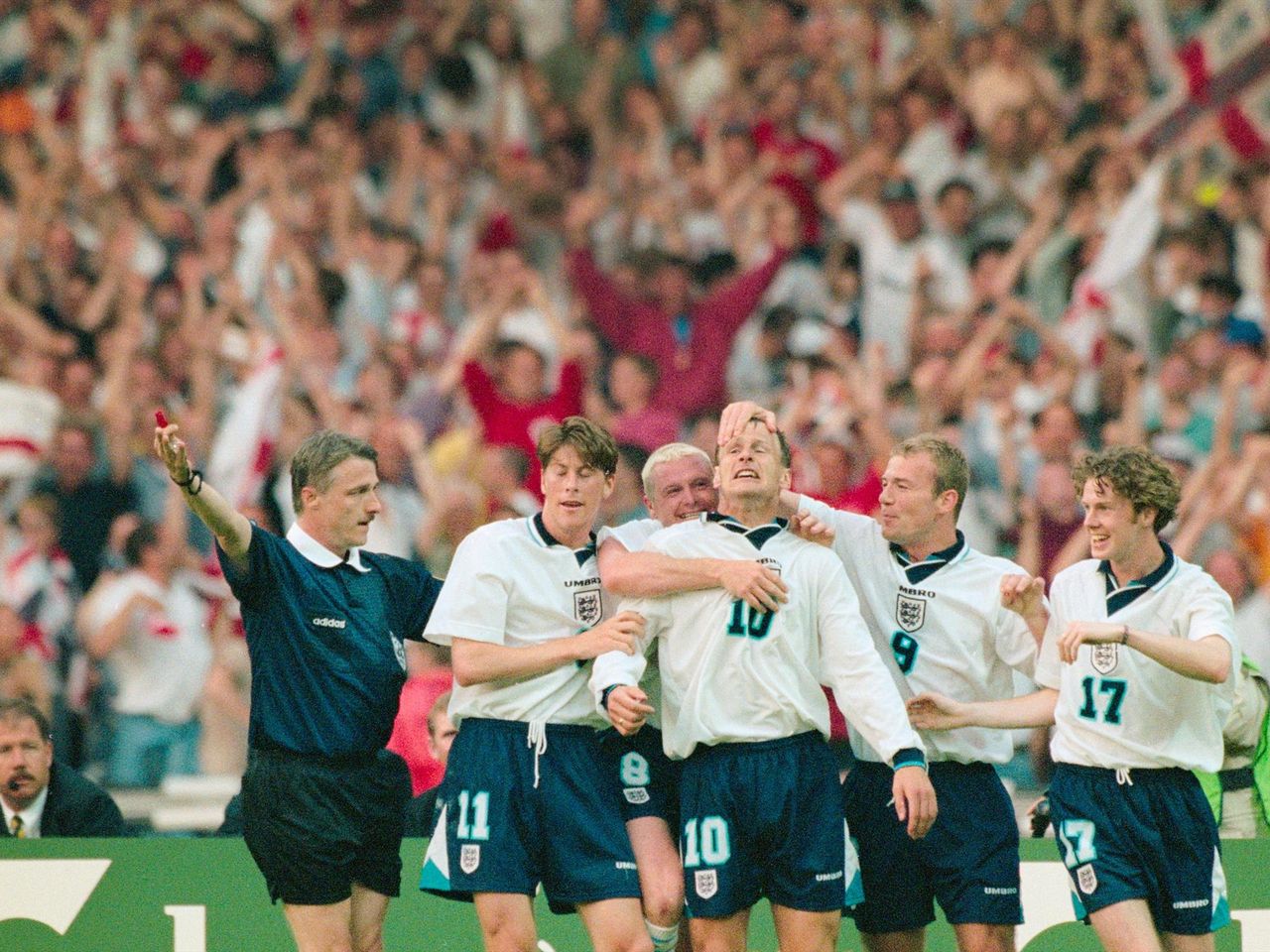 England Football Dentist Chair - Paul Gascoigne Euro 96 ...
