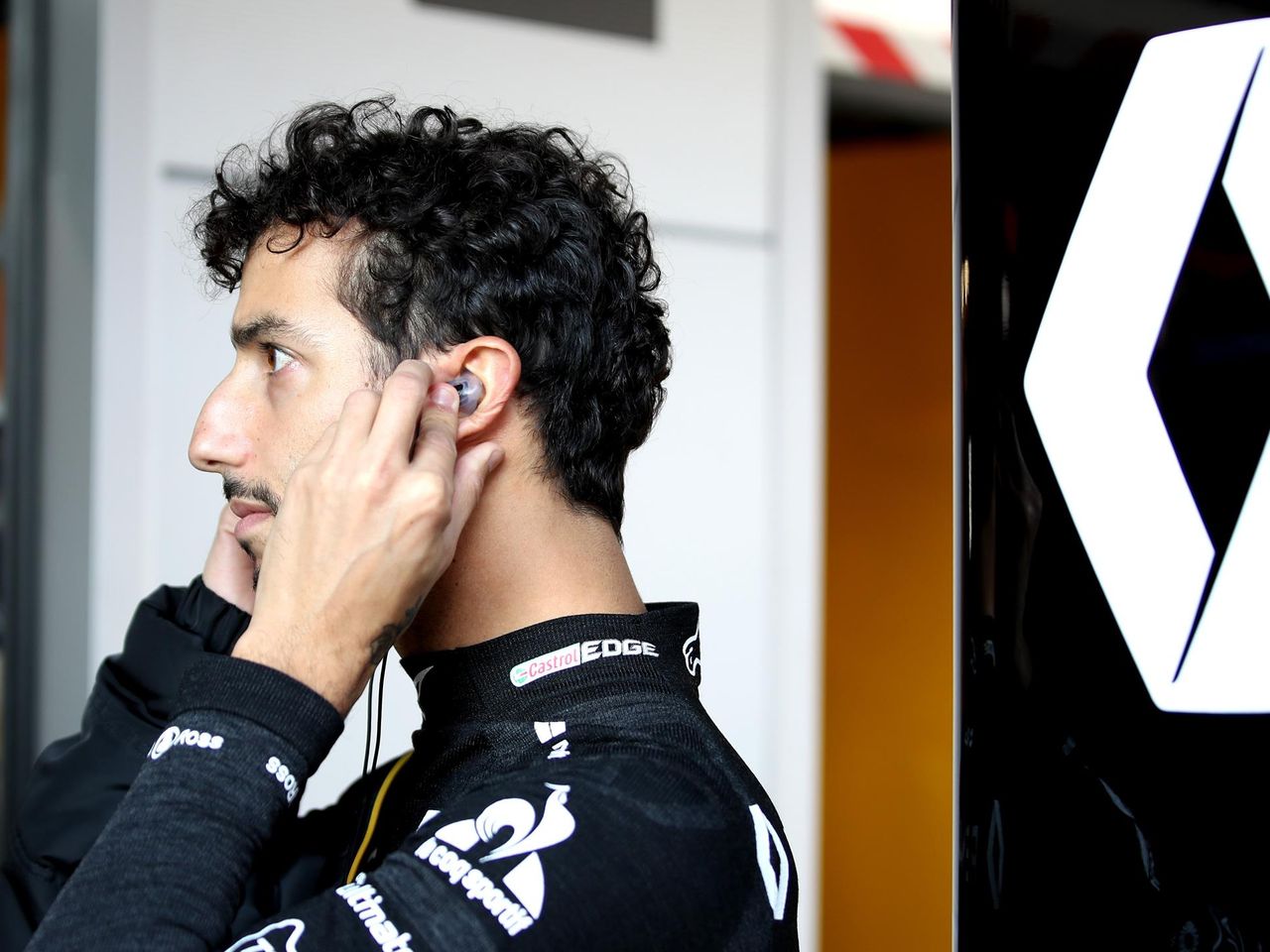 Formula One News Renault Staying In F1 Says Interim Ceo Amid Job Cuts Eurosport