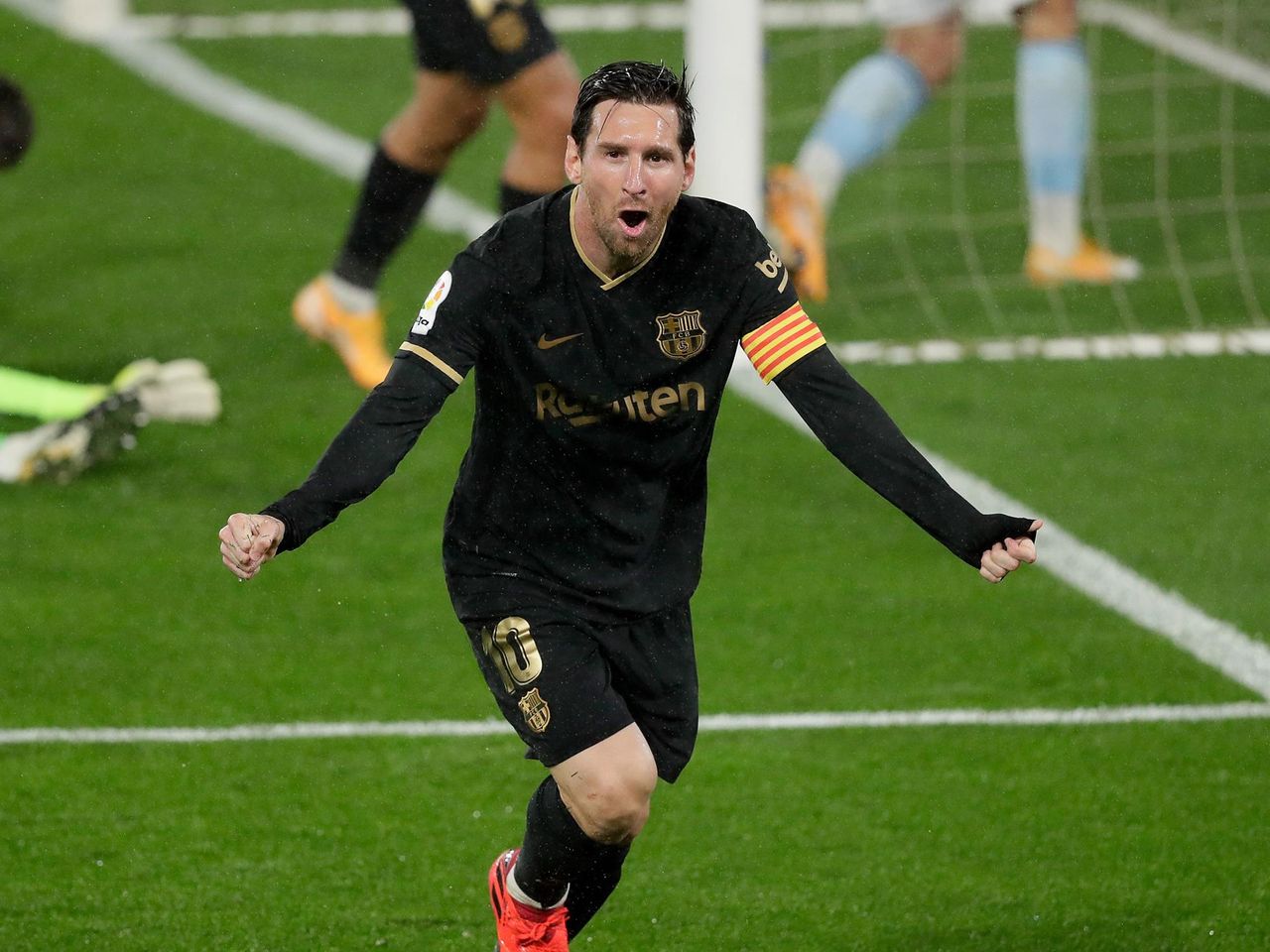 La Liga Barca Gewinnt Dank Fati Messi Und Roberto Bei Celta Eurosport